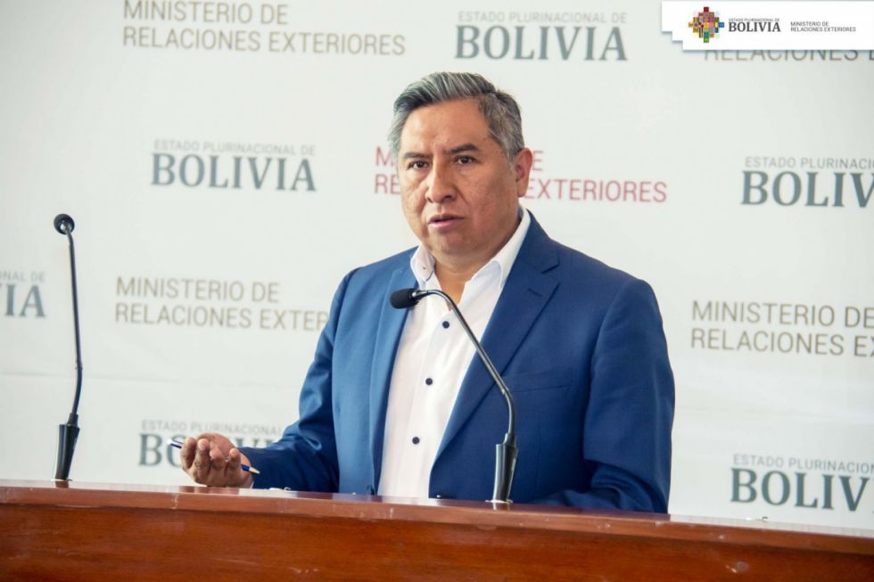 Evacúan a 14 bolivianos de Israel, otros 50 esperan una combinación aérea 