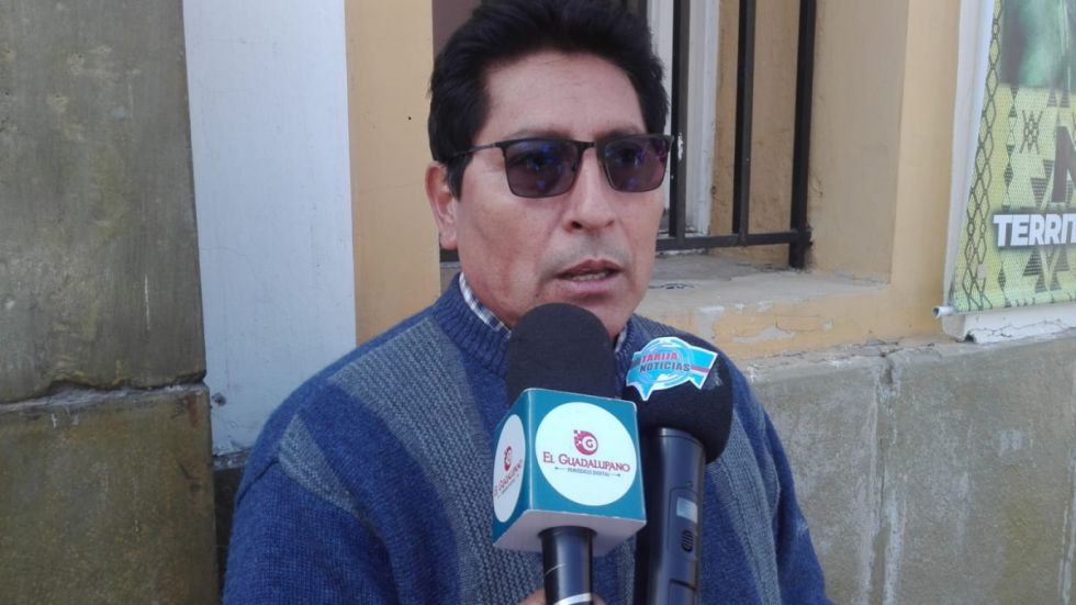Asambleísta niega uso de vehículo oficial para el traslado de muebles 