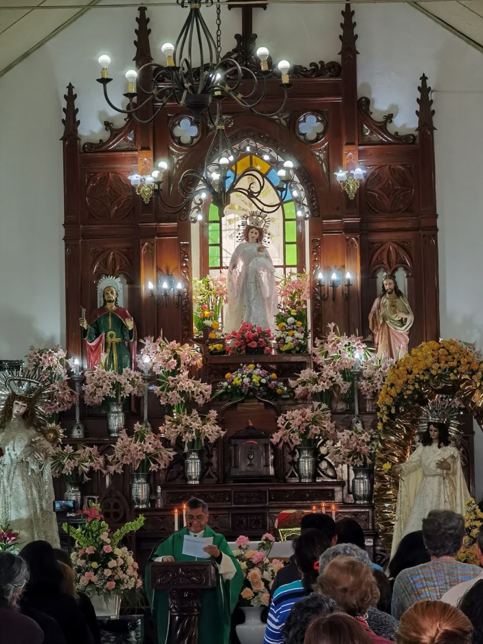 Familias molineñas bendecidas por la Virgen del Rosario