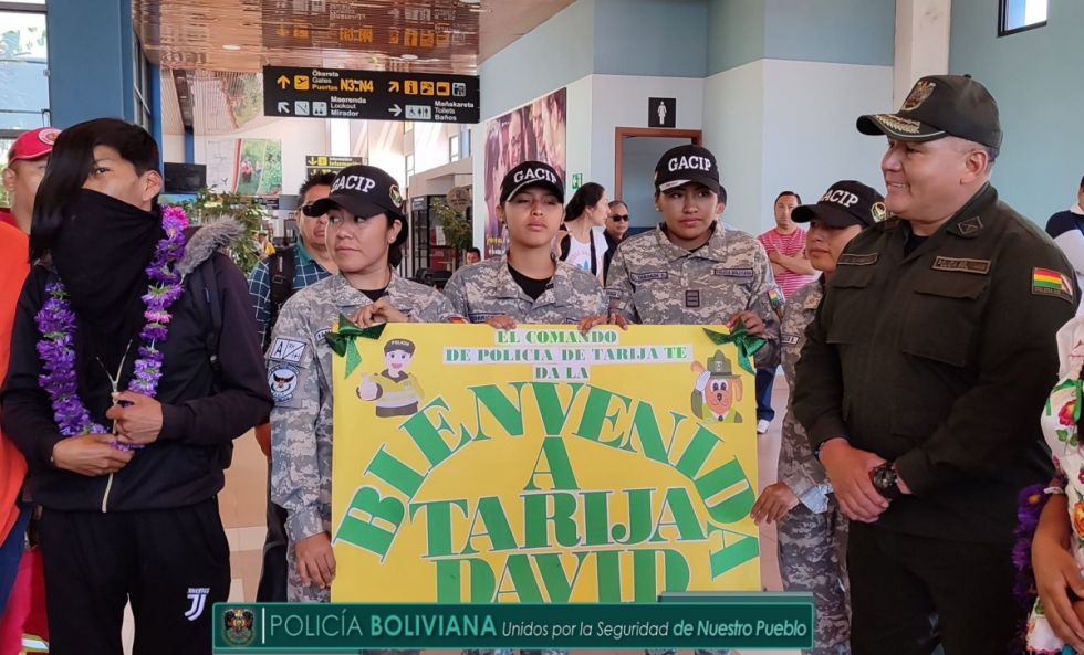 David inicia en Tarija su tratamiento quirúrgico para retirar un tumor de su cara