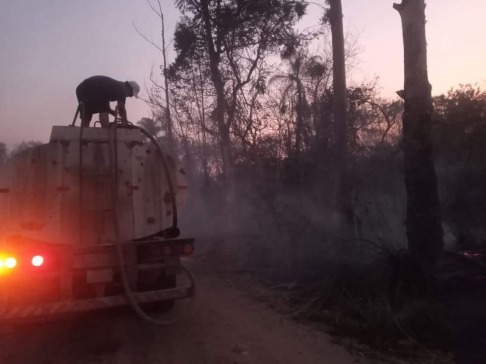 Bomberos trabajaron más de cinco horas para sofocar un incendio en Bermejo