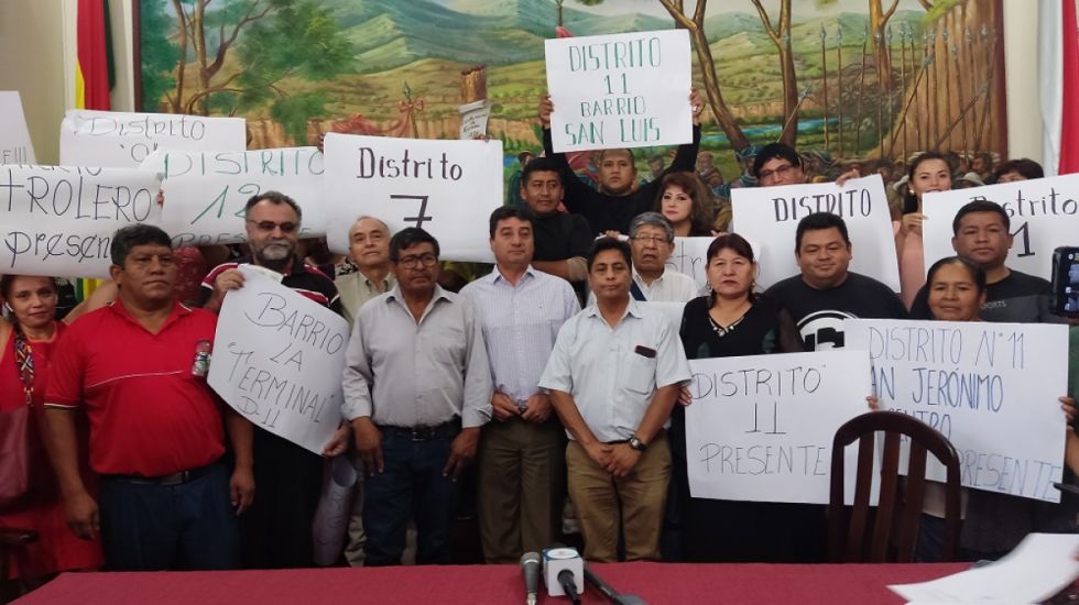 Alcaldía y vecinos piden a FFAA liberar avenida Costanera del Sur