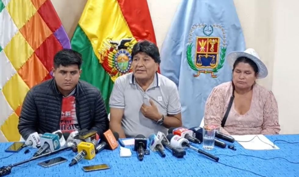Evo envía una carta a Arce con 12 sugerencias, entre ellas, “suspender los negociados familiares con el litio”