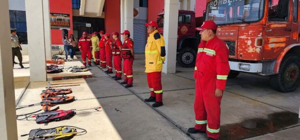 Bomberos de Tarija viajan para combatir incendios en Santa Cruz