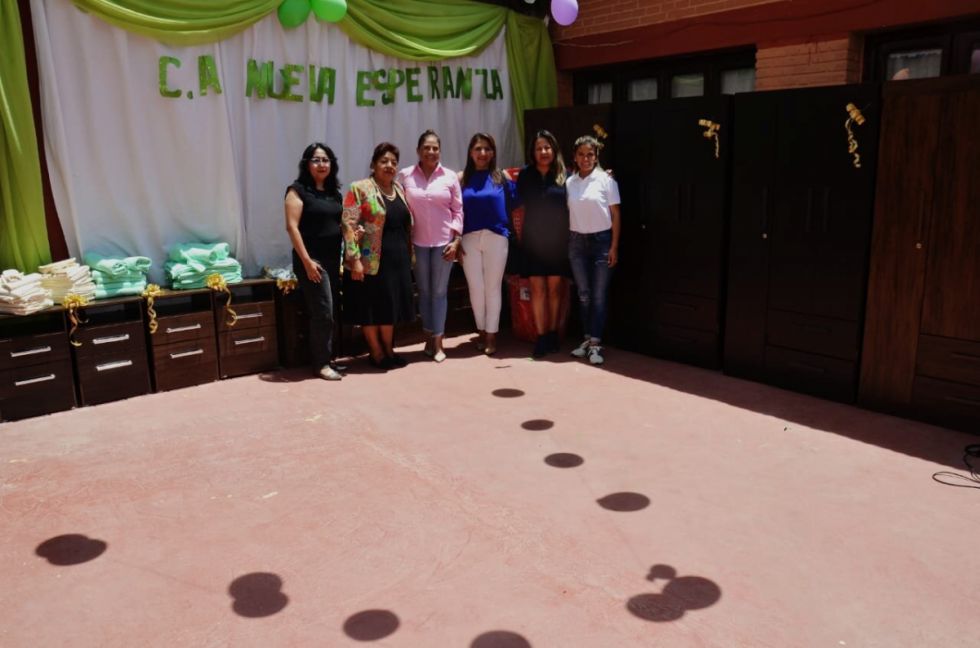 La Primera Dama participó en la entrega de muebles e insumos para el Centro de Acogida Nueva Esperanza