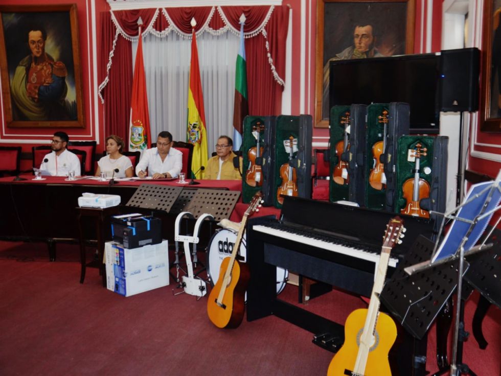 Gobernación realizó la entrega de instrumentos e insumos a institutos de formación artística