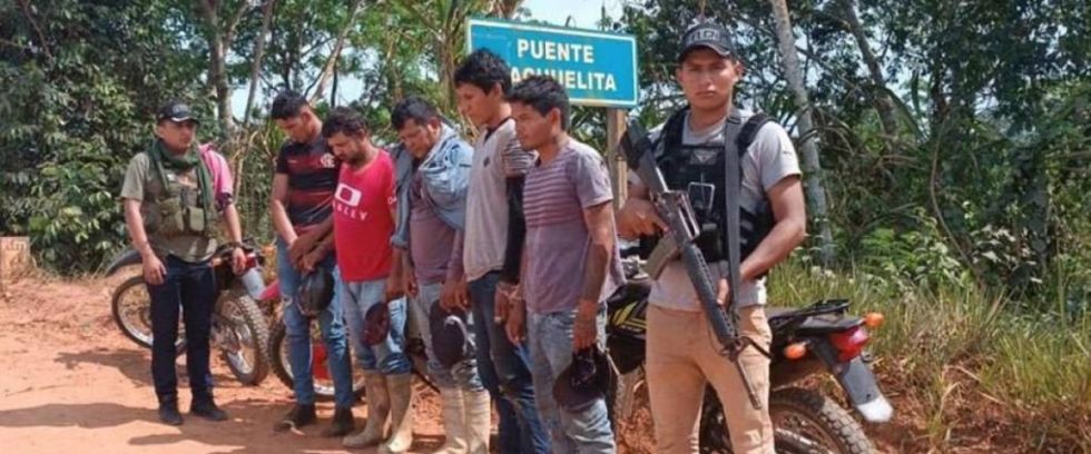 Policía detiene a dos exjugadores de Vaca Díez con paquetes de cocaína 