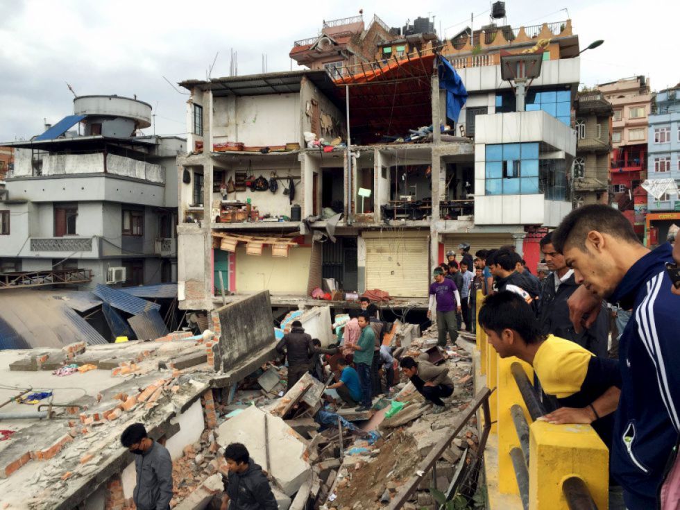 Decenas de muertos tras terremoto en Nepal