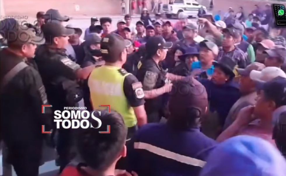 Policía de Tarija rescata a funcionarios de la Aduana y militares en Camargo