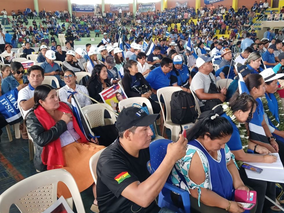 Dirigentes del MAS se reúnen en Sacaba y en La Paz marchan en rechazo a la anulación del congreso en Lauca Ñ