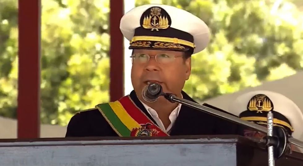 Arce pide a la Armada luchar contra explotación ilegal del oro y ratifica el derecho de Bolivia de volver al mar