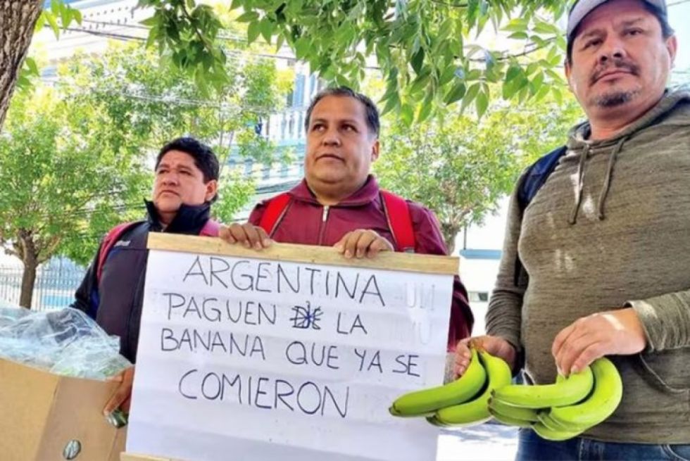 Productores de banana anuncian bloqueo en Yacuiba por deuda con Argentina