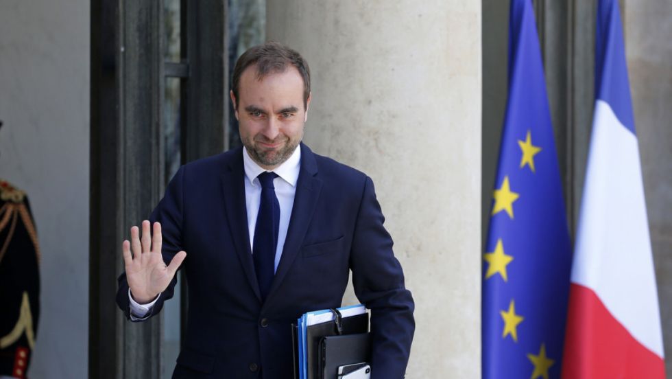 Francia ya no suministrará armas gratuitas a Ucrania