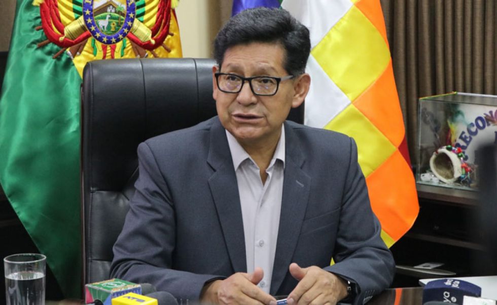Fiscalía admite denuncia contra el ministro Pary