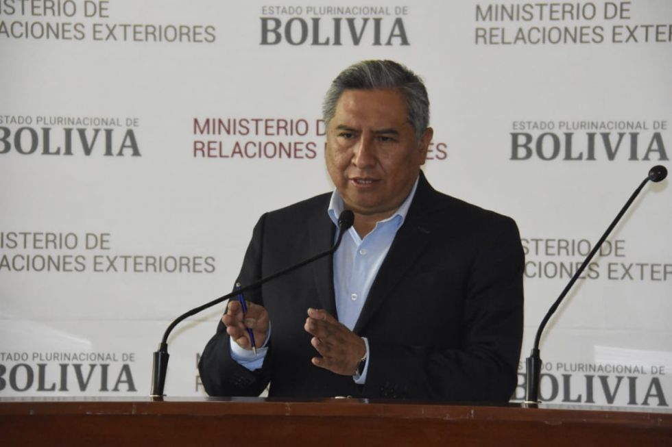 Rogelio Mayta renuncia a la Cancillería para asumir como juez en la CAN