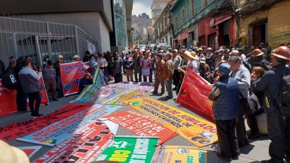 Jubilados piden modificar la Ley de Pensiones
