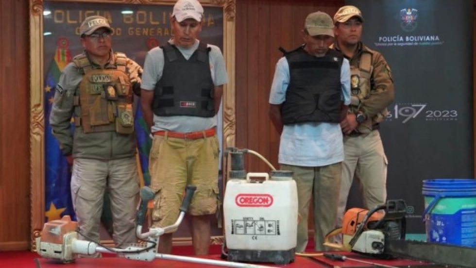 Presentan a dos sujetos acusados de provocar incendios en La Paz