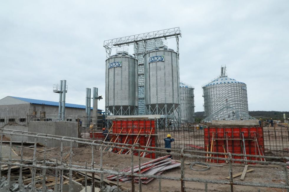 Arce destaca el avance del centro de acopio de granos en Yacuiba