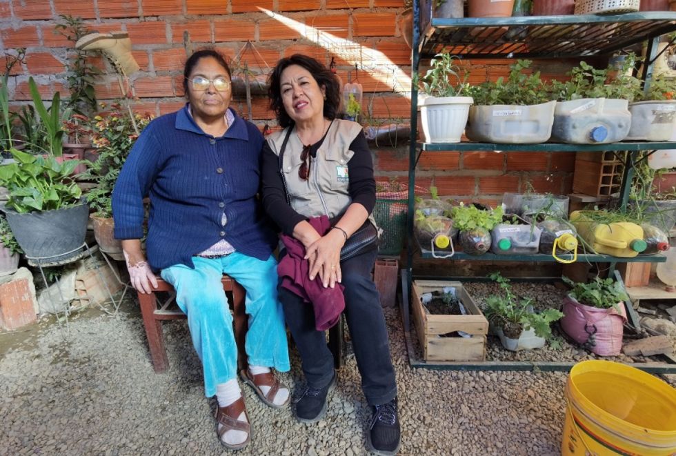 La señora Hilaria junto a Roxana Torrejón