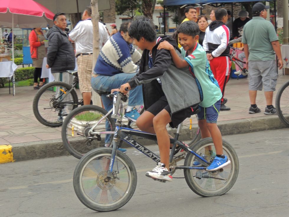 Así se vive en Tarija la jornada por el Día del Peatón (Imágenes)