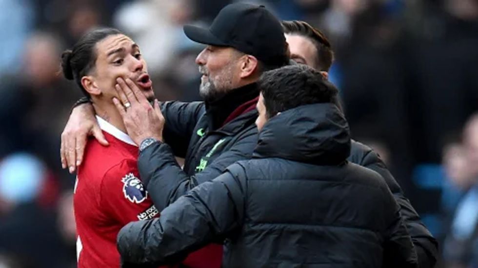 El tenso cruce entre Darwin Nuñez y Pep Guardiola