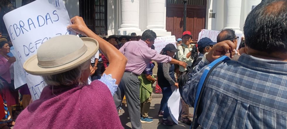 Gobernación fustiga marcha dirigida por los campesinos 