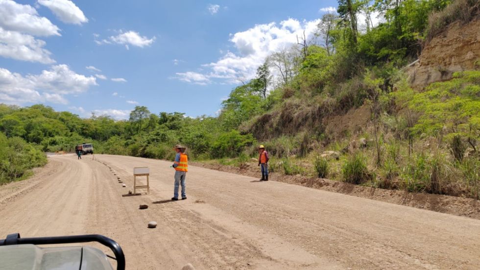 La vía Bermejo-San Antonio tiene 60% de avance, estará lista en febrero