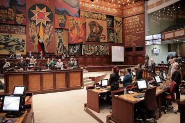 Ecuador: Legisladores discuten proyecto económico de Noboa