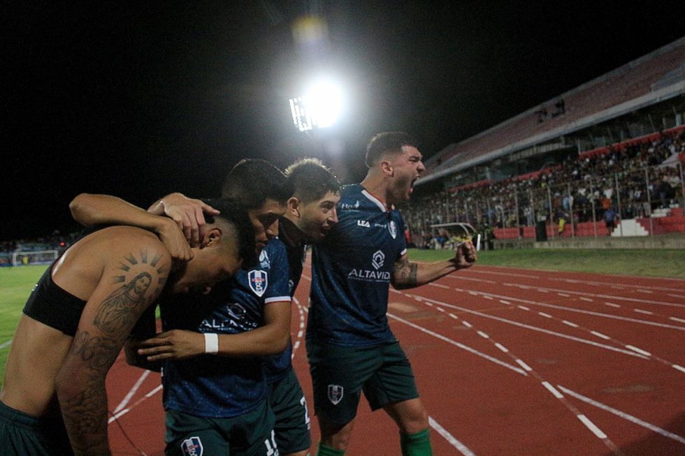 Graneros festeja su gol en el 1-0