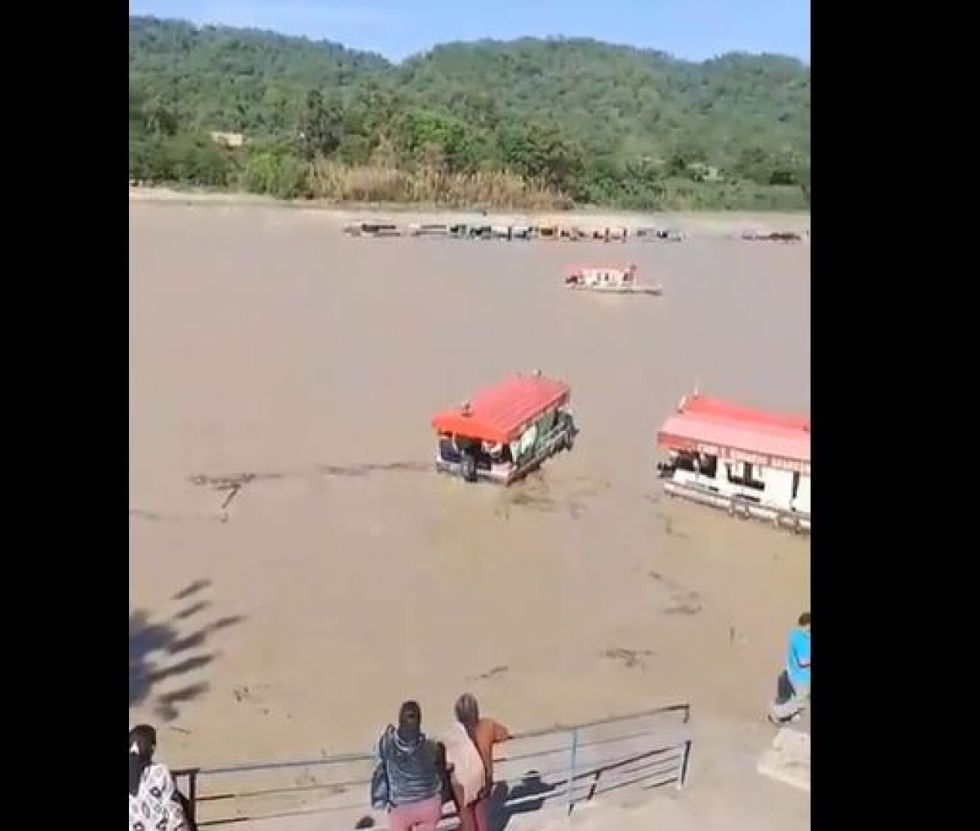 Por crecida del río Bermejo, se suspende temporalmente el paso de chalanas 