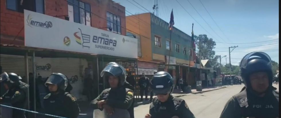 Enfrentamientos entre Campesinos desata caos en Tarija