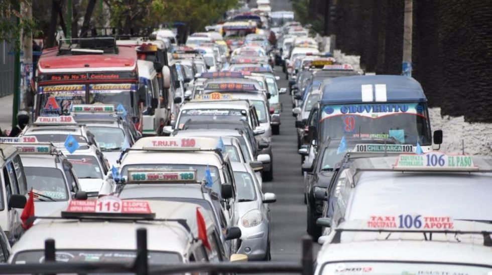 Bolivia: Parque automotor creció 364%, pero la demanda de carburantes 1.200%