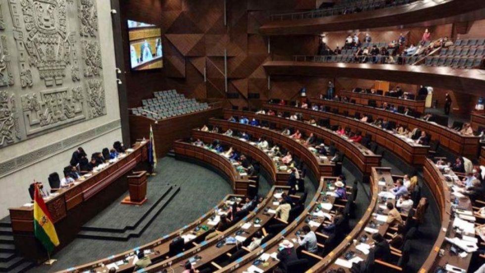 Legisladores "sacrificarán" su vacación por temas urgentes