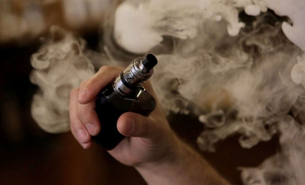 La OMS pide medidas urgentes para proteger a los niños del consumo de cigarrillos electrónicos