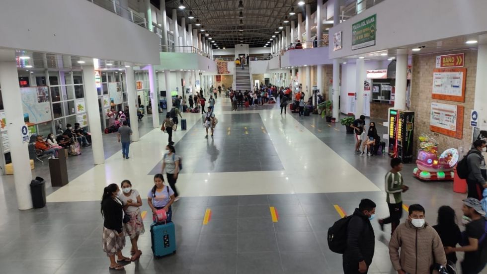 La ATT pide denunciar los cobros excesivos sobre los pasajes de buses 