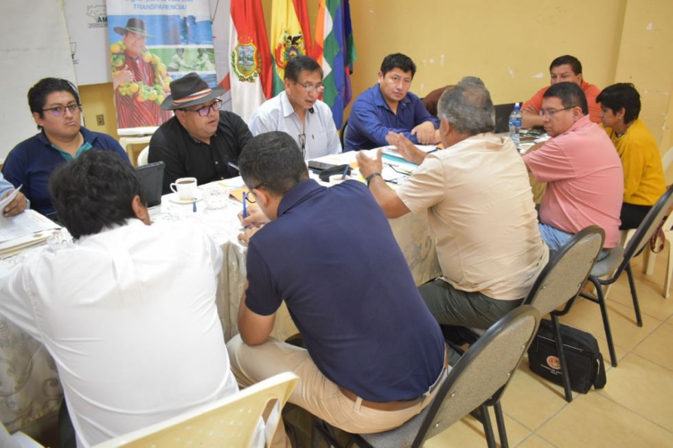 Ministerio de Medio Ambiente y Alcaldes de Tarija evalúan proyectos de agua y riego