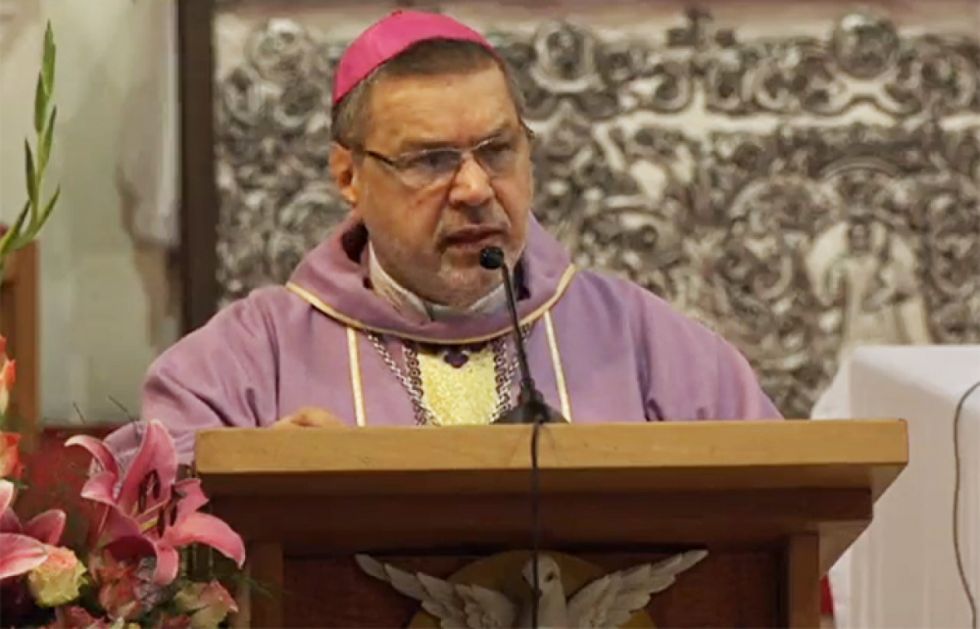 Obispo de Santa Cruz critica a las voces que hablan de bonanza económica y paraíso terrenal