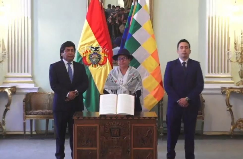 Canciller posesiona a dos nuevos viceministros en reemplazo de Freddy Mamani y Eva Chuquimia