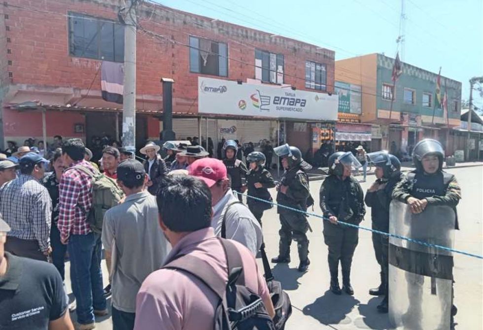 Campesinos irán a la justicia para recuperar su sede 