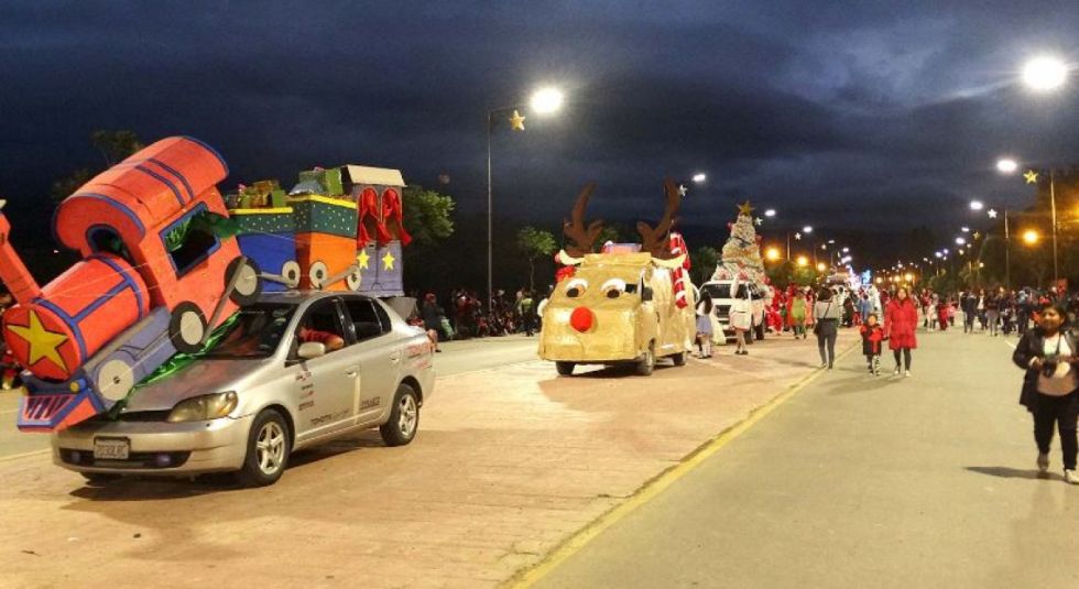 Más de 60 carrozas navideñas desfilarán este 22 de diciembre en Tarija