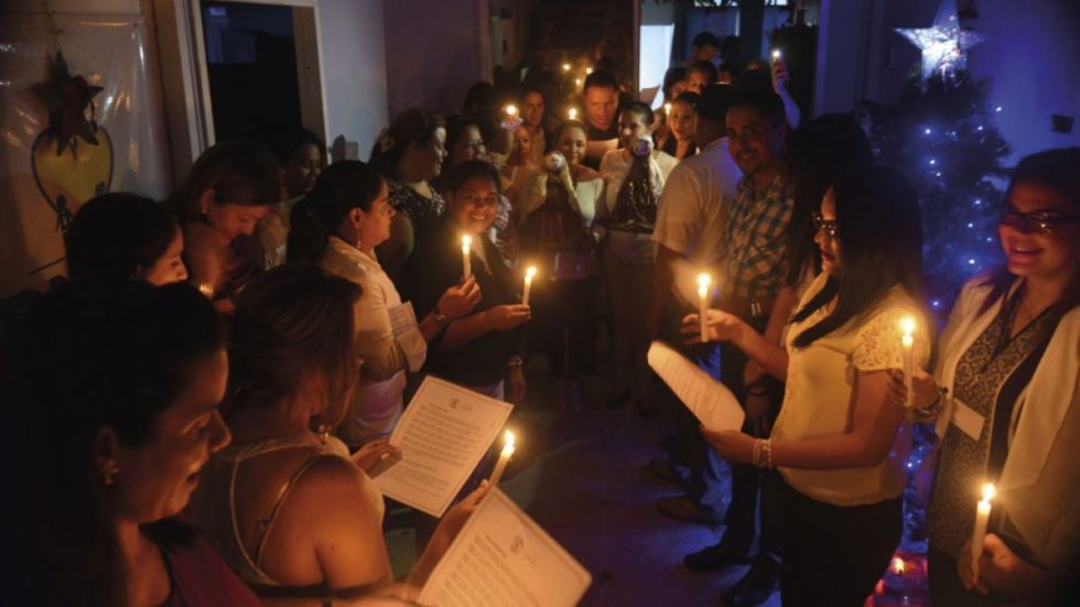 “La Navidad tiene que  ver con celebrar la  vida, no con regalos”