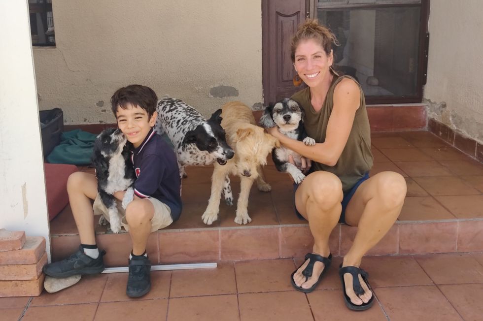 Alejandra Ruiz, defensora incansable de los peludos desamparados