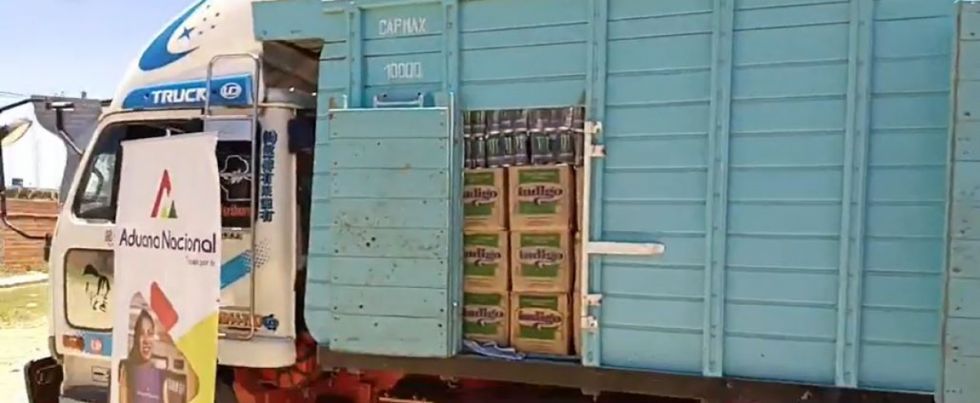Aduana comisa cinco camiones con 29 toneladas de contrabando en Tarija