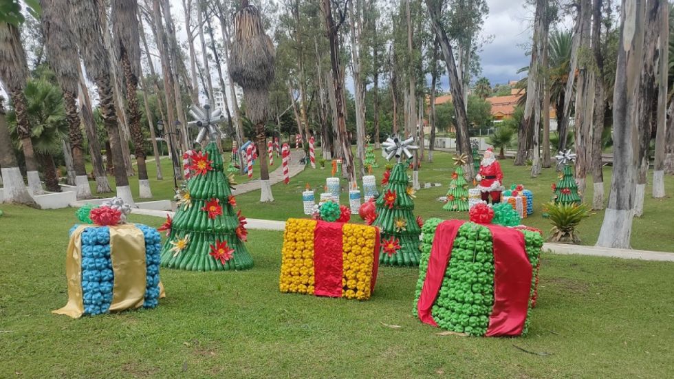 Los adornos navideños del Parque Infantil Óscar Alfaro