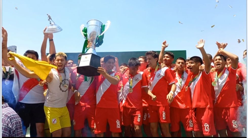 Las jugadas destacadas de una joven promesa tarijeña que juega en un grande La Paz (VIDEO)
