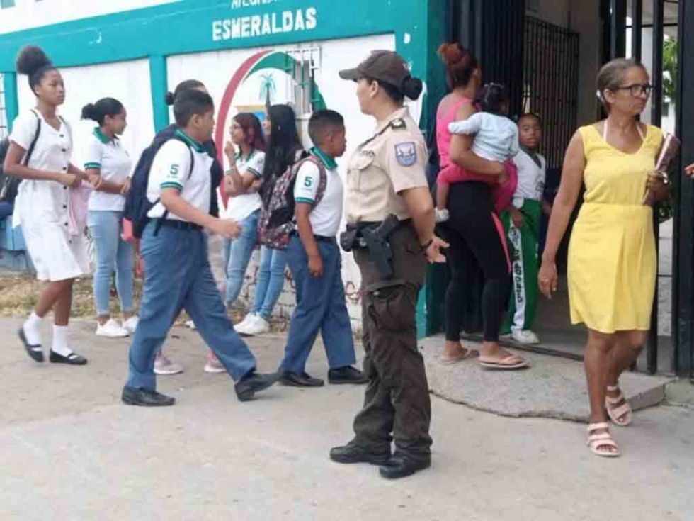 Policía retoma control de Esmeralda, Ecuador