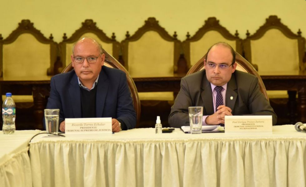 Magistrados inician año judicial con protestas