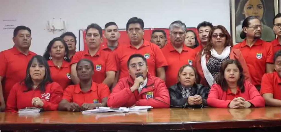 Educadores en Ecuador rechazan referendo