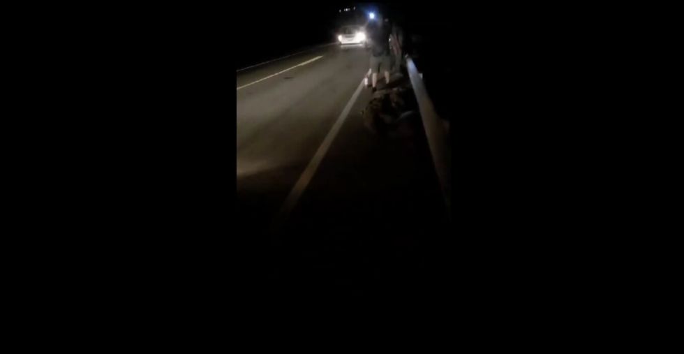Yacuiba: Camioneta del ejército vuelca en la Ruta 9 y deja varios muertos y heridos (Video)