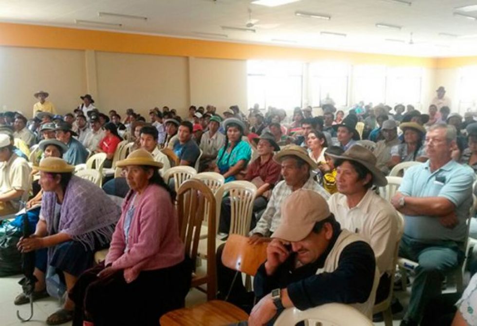 Campesinos arcistas suman apoyo de dirigentes evistas 